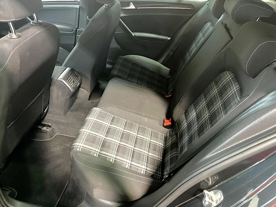 Volkswagen Golf 2.0 TDi GTD