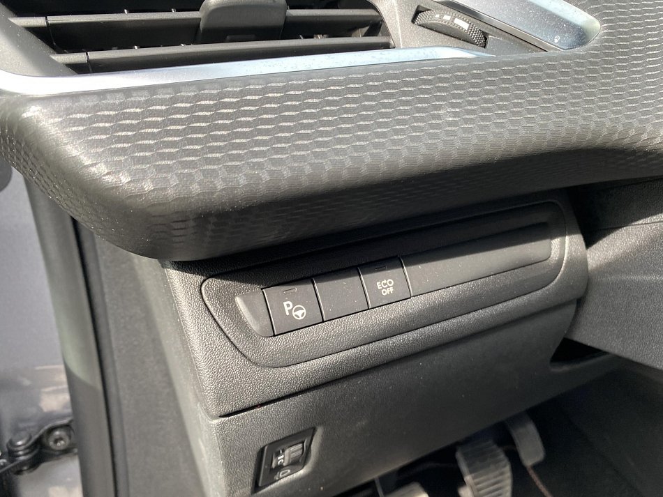 Peugeot 2008 1.2PT Crossway