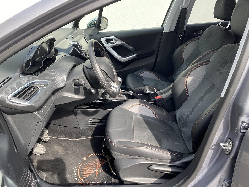 Peugeot 2008 1.2PT Crossway