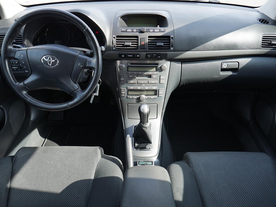 Toyota Avensis 1.8 i 