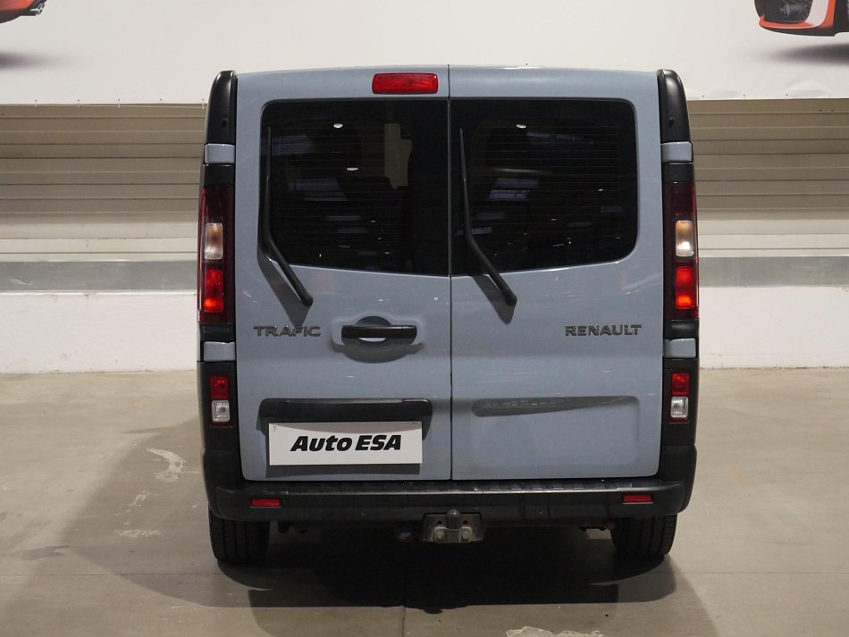 Renault Trafic 2.0dCi  L2 8míst