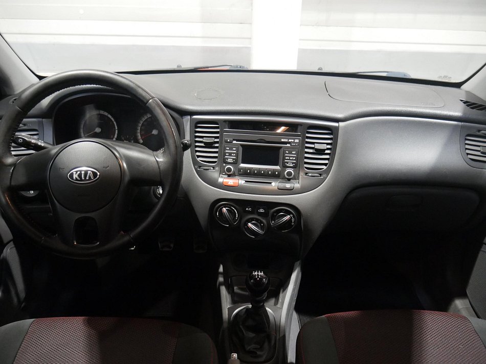 Kia Rio 1.4i 