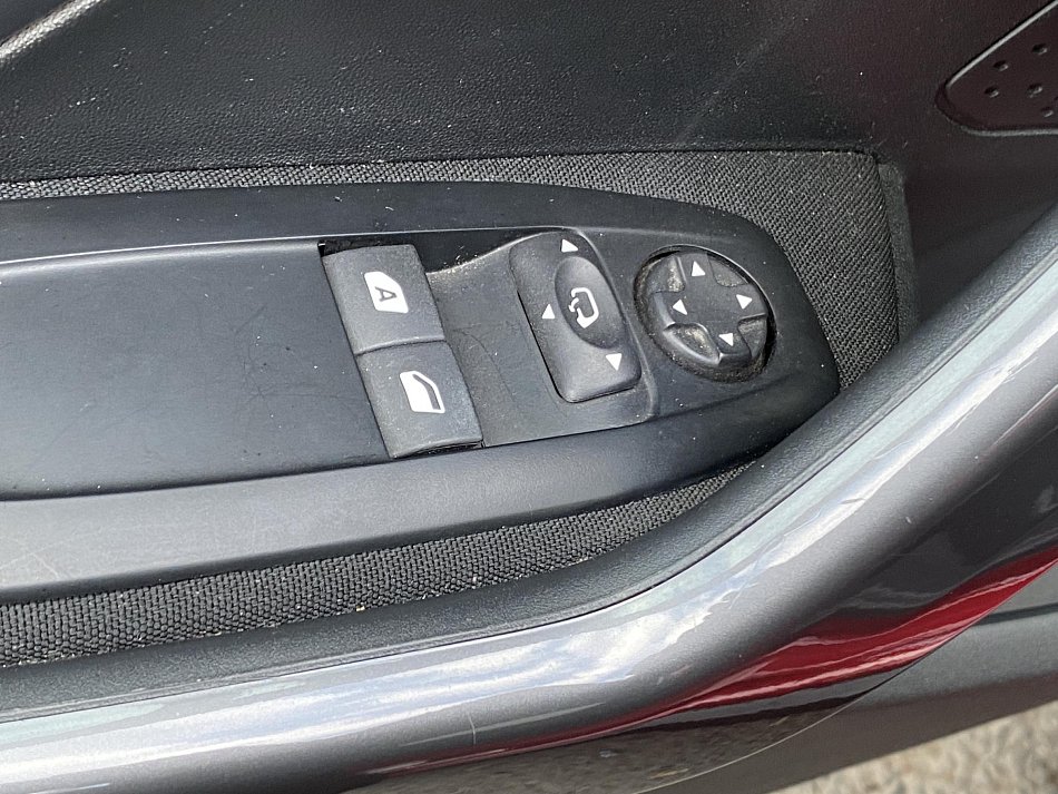 Peugeot 2008 1.2 PT Allure