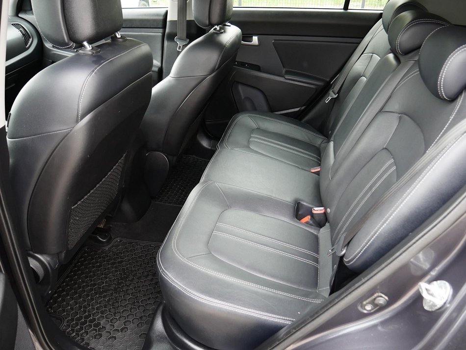 Kia Sportage 2.0 CVVT Spirit AWD