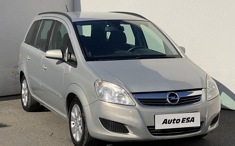 Opel Zafira 1.8 i  7míst