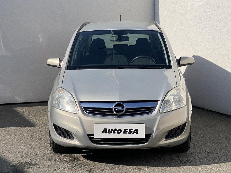 Opel Zafira 1.8 i  7míst