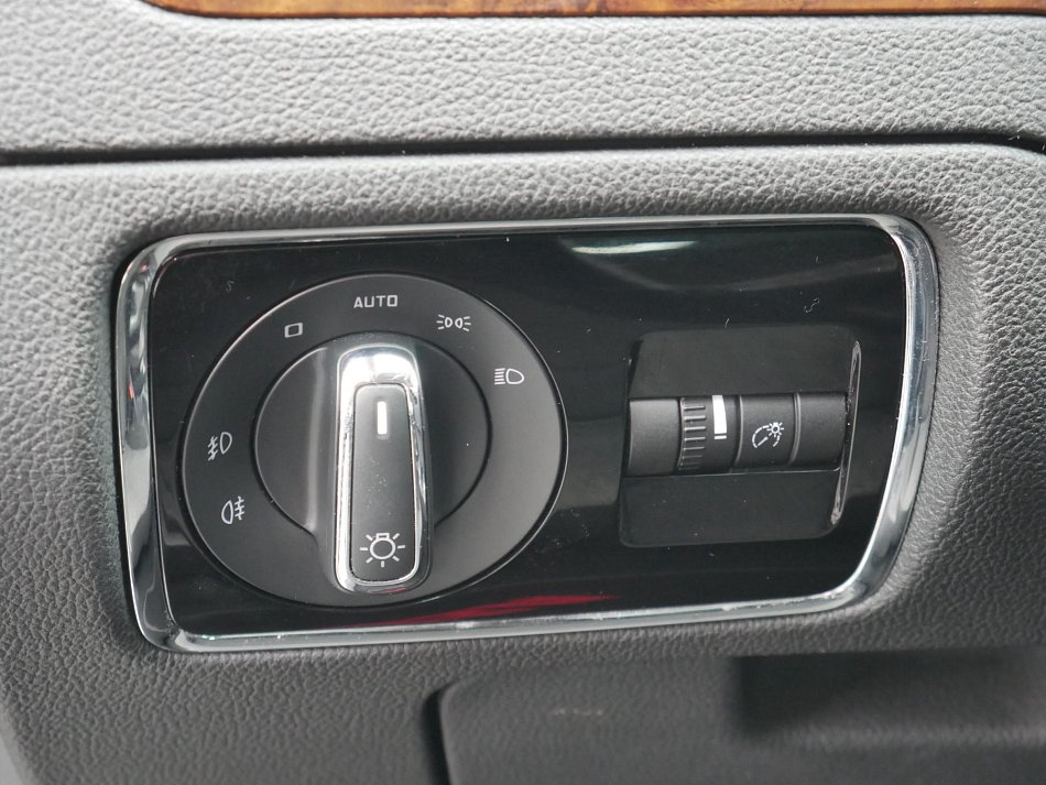 Škoda Superb II 2.0 TDi Elegance