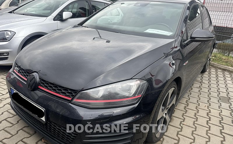 Volkswagen Golf 2.0 TSi 
