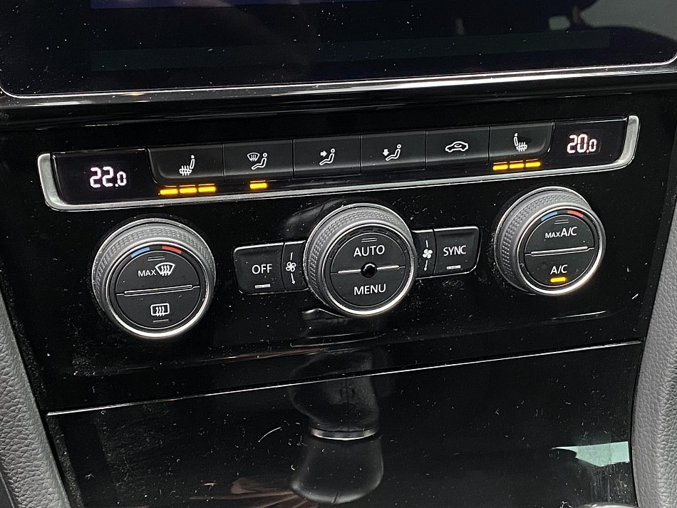 Volkswagen Golf 1.5 TSi Sound